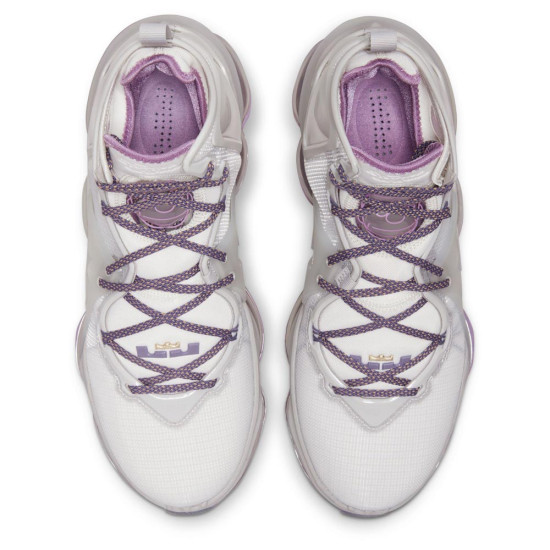 Nike LeBron 19